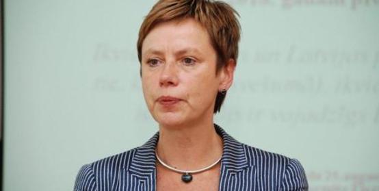 Элерте: с жителями Латвии надо говорить только по-латышски  