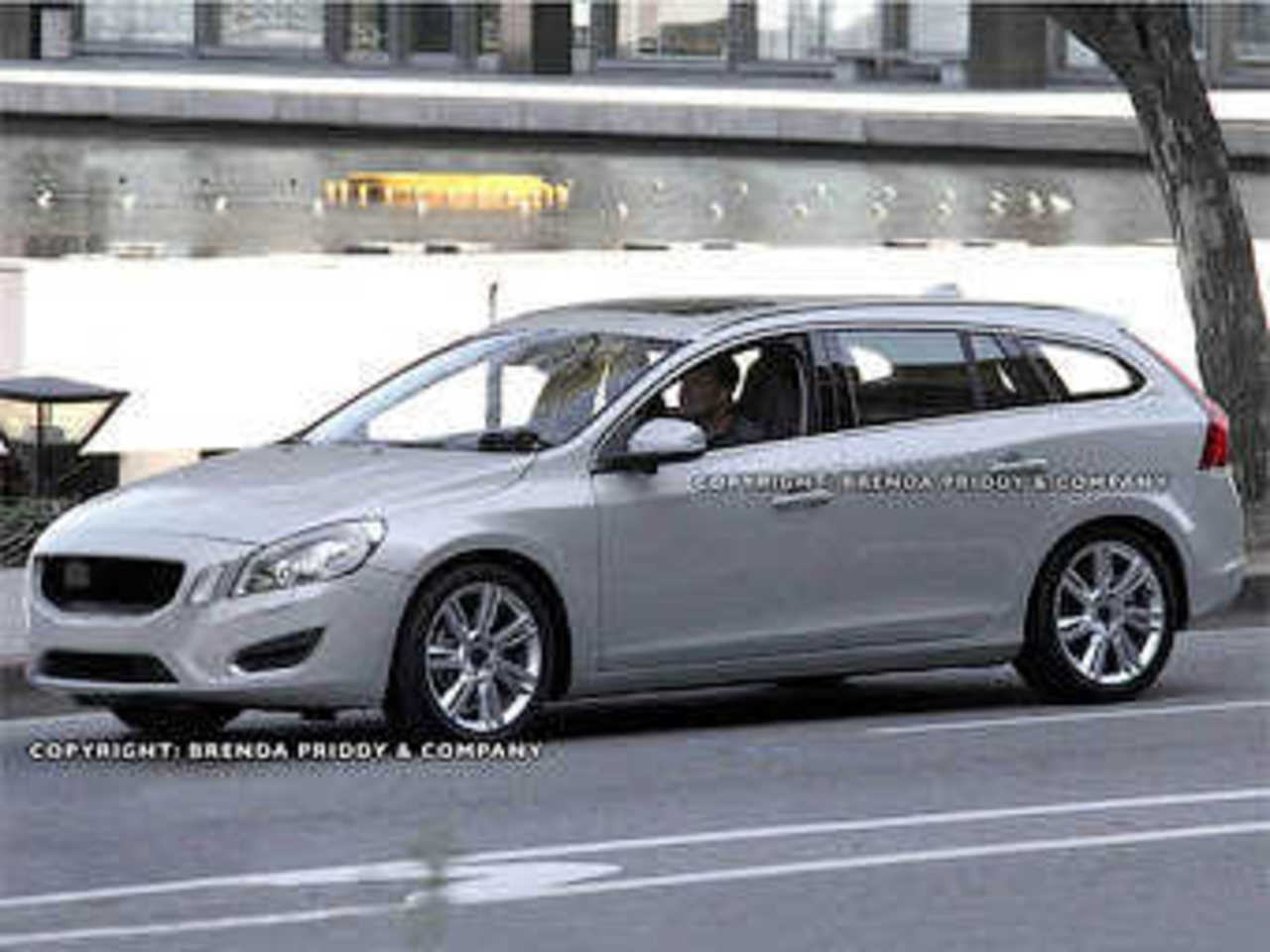Volvo V60. Фото Brenda Priddy с сайта insideline.com