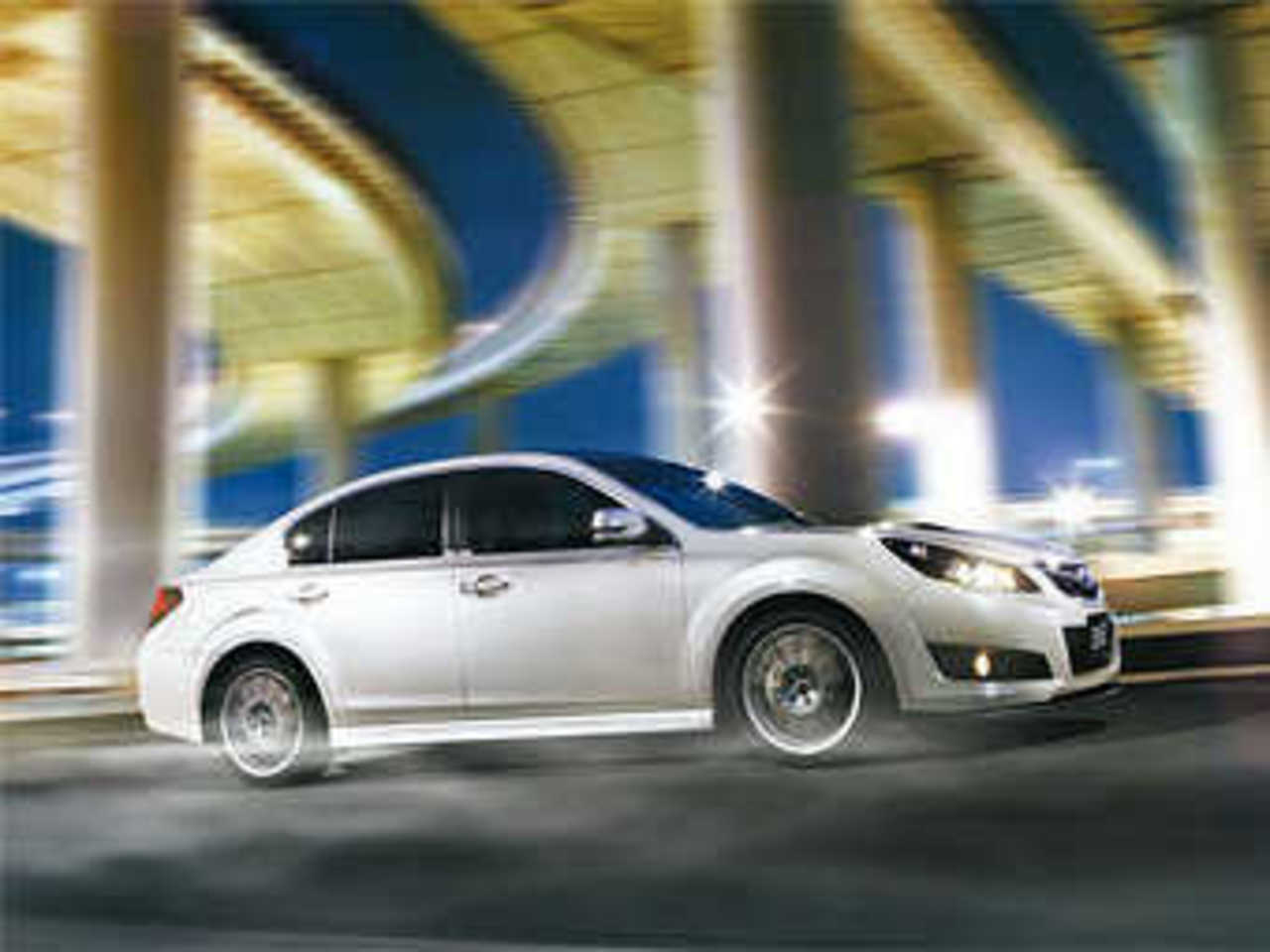 Subaru Legacy tS. Фото Subaru