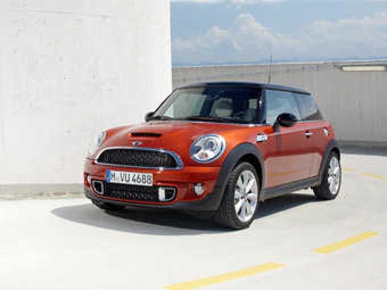 MINI Cooper S. Фото MINI