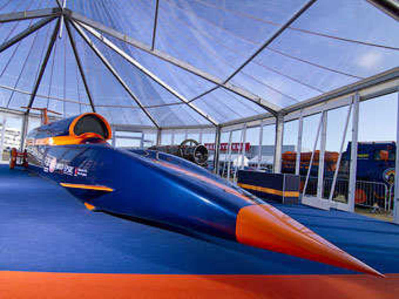 Макет автомобиля Bloodhound SSC. Фото с сайта bloodhoundssc.com