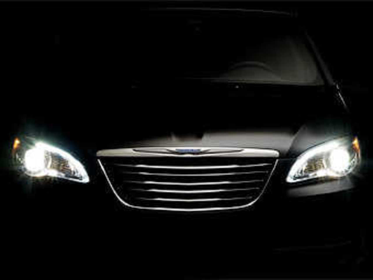 Тизеры Chrysler 200. Фото Chrysler