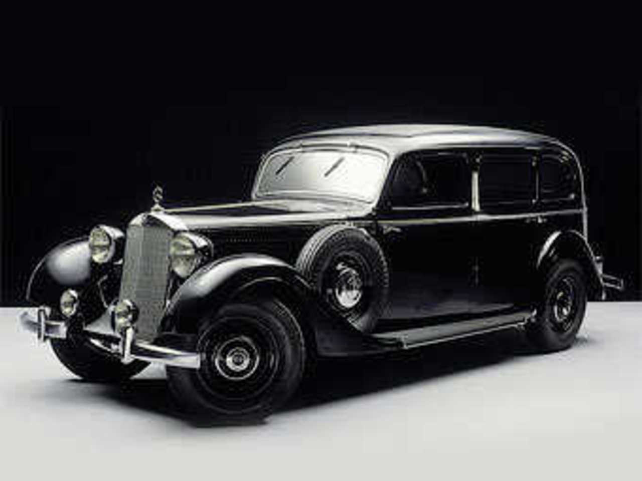 Mercedes-Benz 260 D. Фото Mercedes-Benz