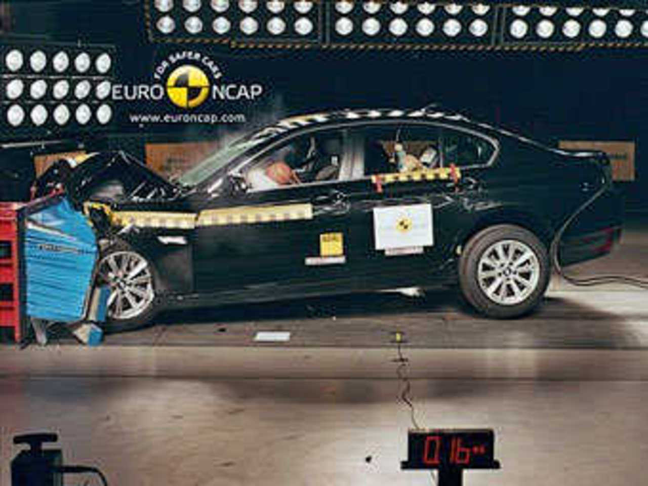 Краш-тест BMW 5-Series. Фото Euro NCAP