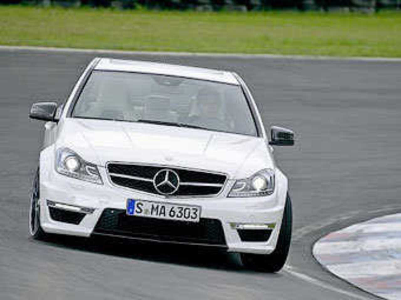 Mercedes-Benz С63 AMG. Фото Mercedes-Benz