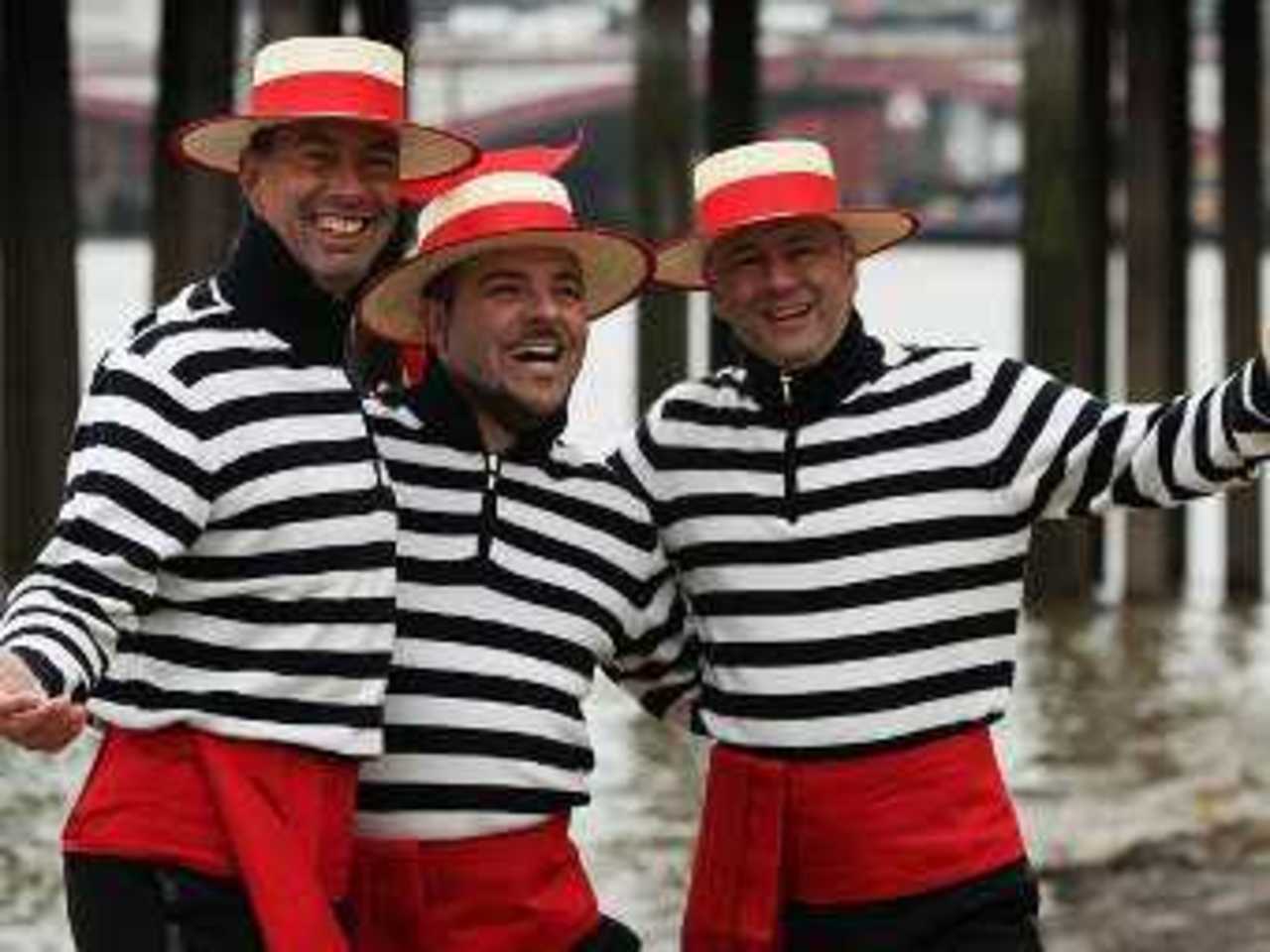 Три гондольеров The Gondoliers. Фото с сайта belfasttelegraph.co.uk
