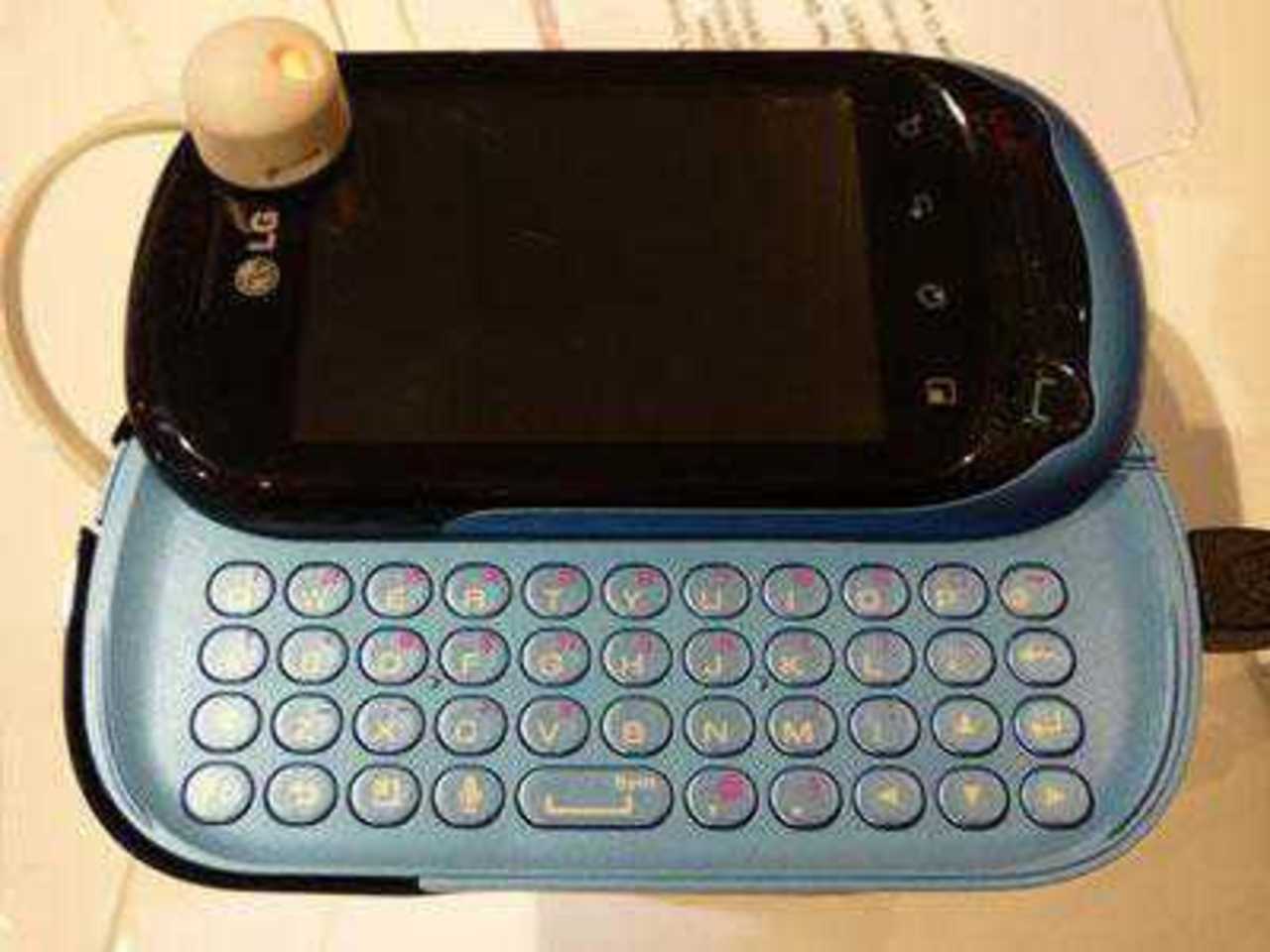 Смартфон LG Optimus Chat