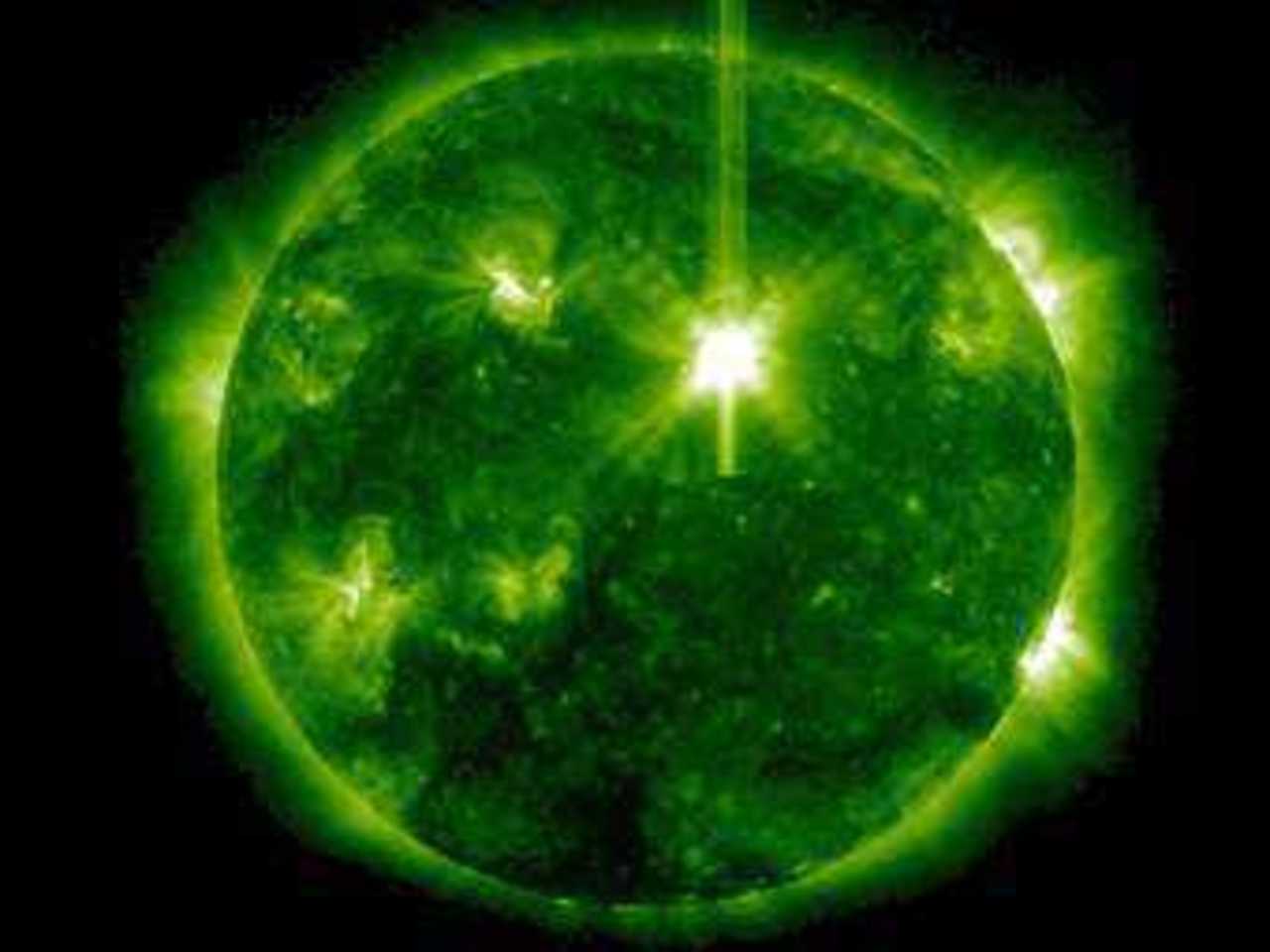 Солнце в момент вспышки. Изображение SDO