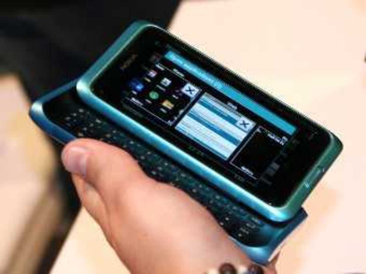 Nokia Е7. Фото "Ленты.ру"