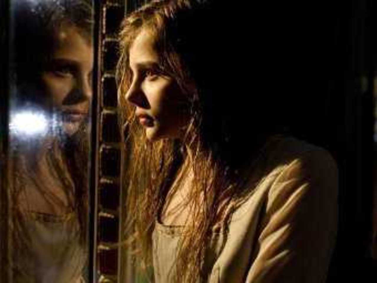 Кадр из фильма Мэтта Ривза "Впусти меня"