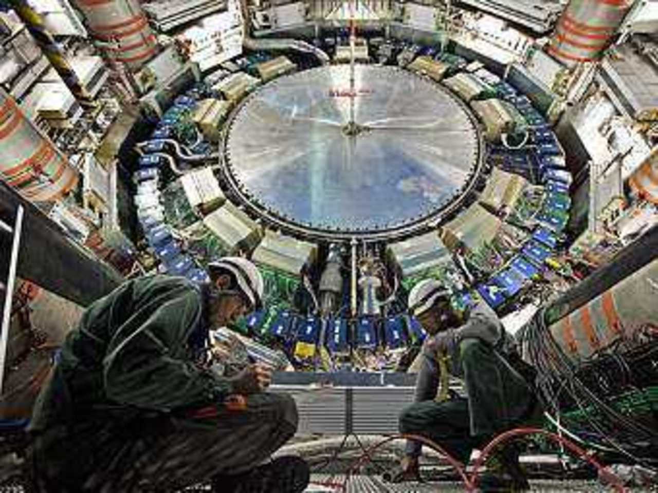 Работы по строительству детектора ATLAS. Фото пресс-службы CERN