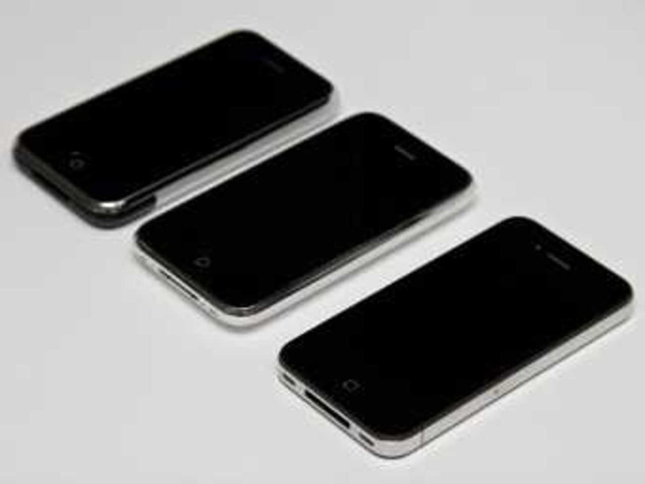 Три поколения смартфонов iPhone. Фото пользователя Yutaka Tsutano с сайта wikipedia.org.