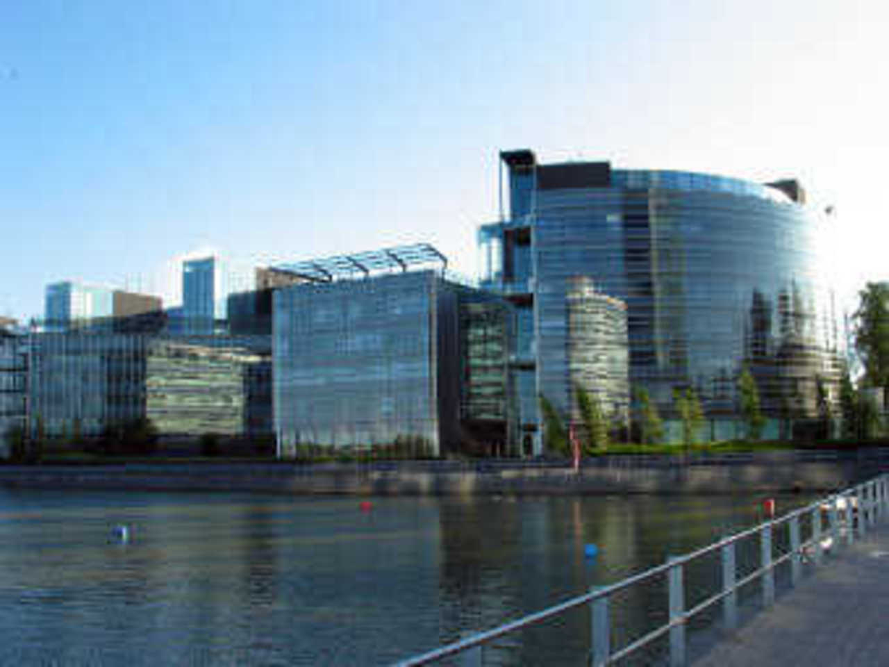 Штаб-квартира Nokia в Эспоо. Фотография пользователя -Majestic- с сайта wikipedia.org.