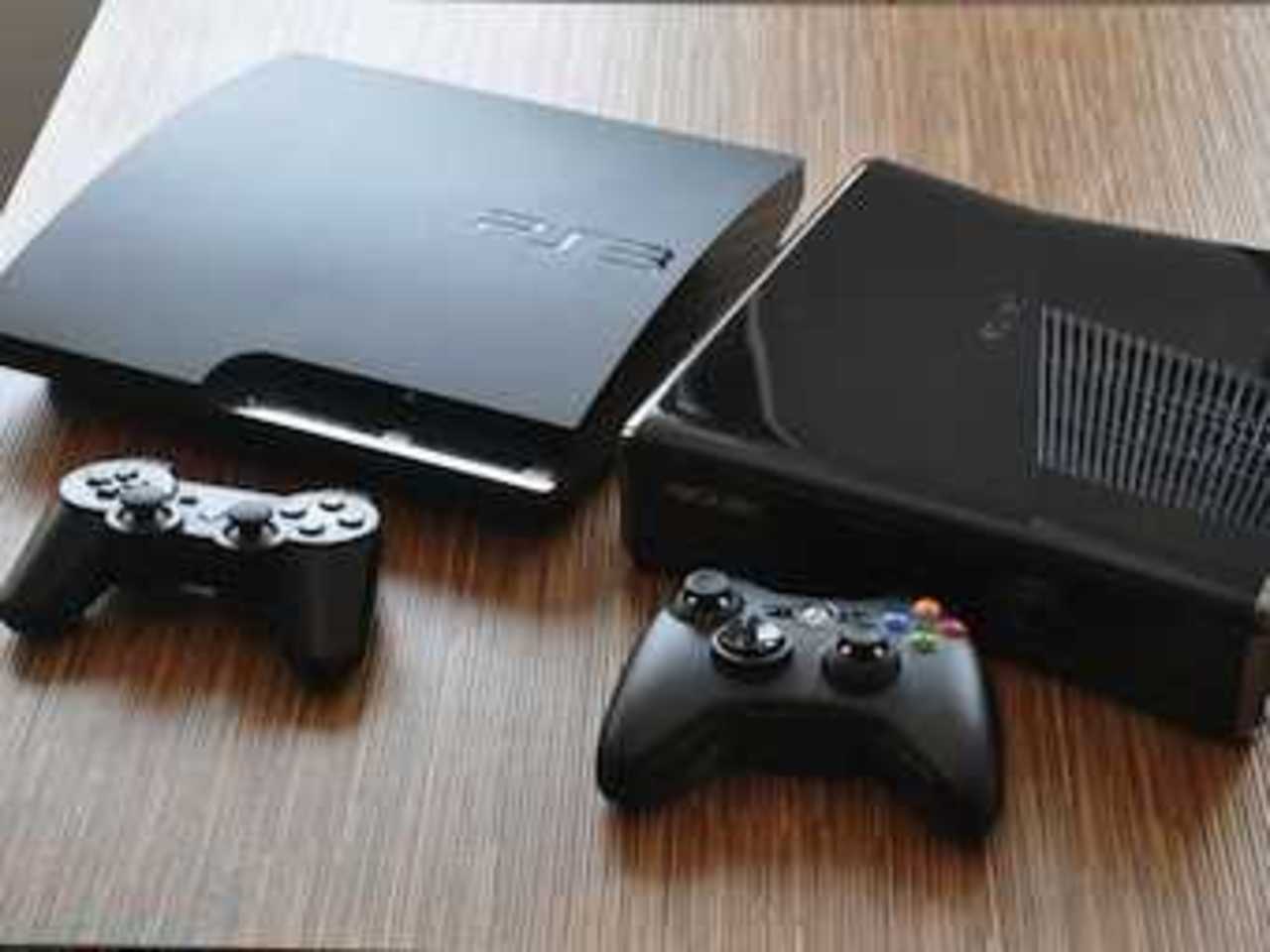 PlayStation 3 Slim и Xbox 360 S. Изображение взято с блога Techno 2 Day