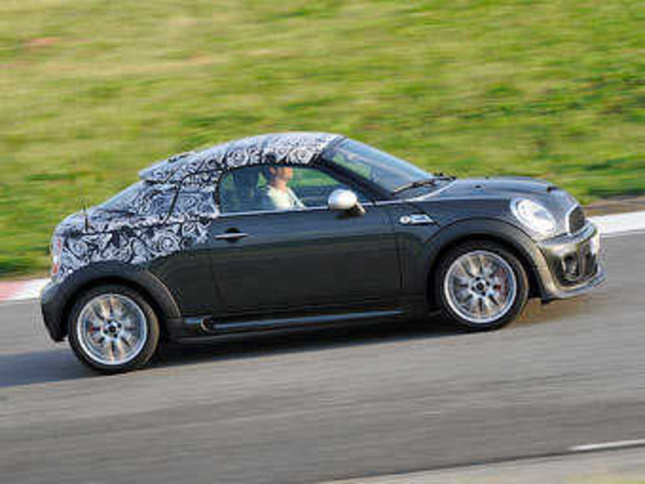 MINI Coupe. Фото MINI