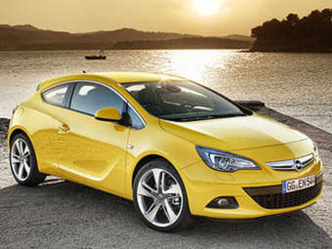 Opel Astra GTC. Фото Opel
