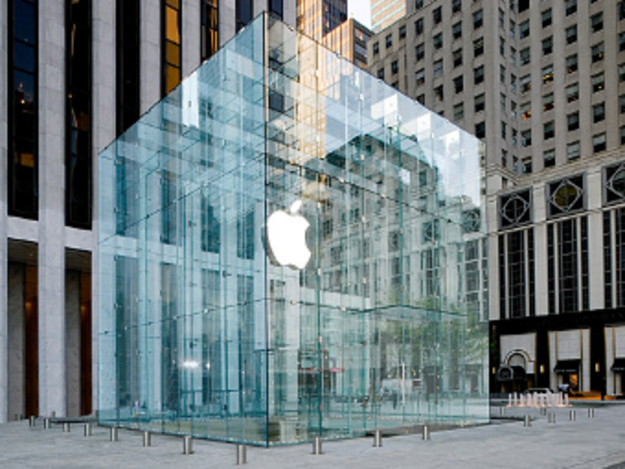 Apple Store на Пятой авеню, фото с сайта Apple
