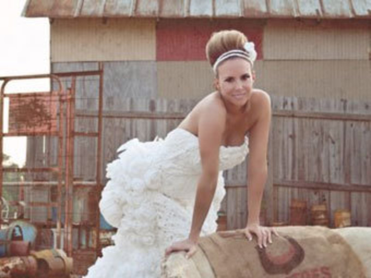 Третье место Синтии Ричардс из штата Джорджия. Фото с сайта cheap-chic-weddings.com