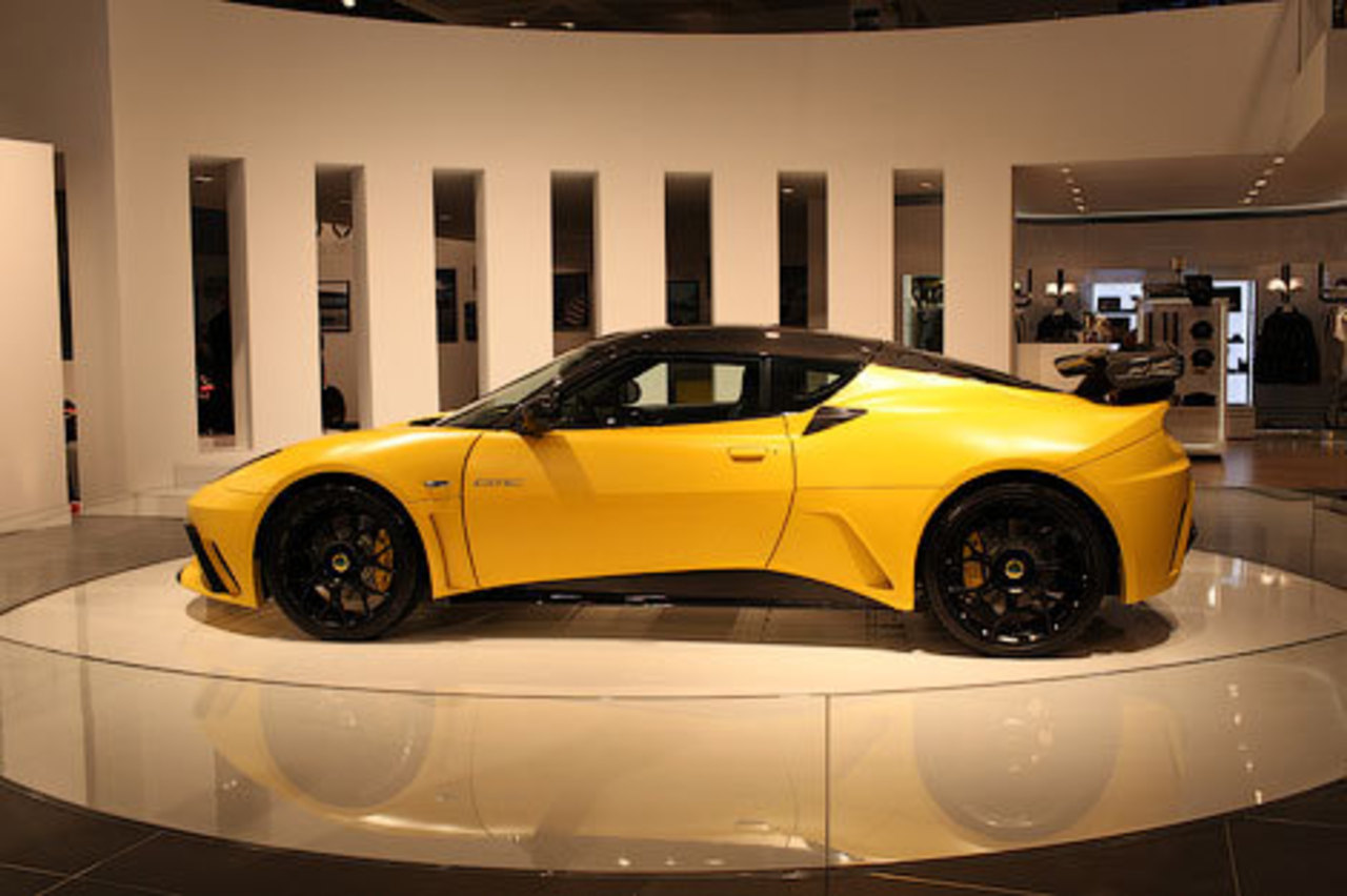 Lotus Evora GTE. Фото Антона Уханова, Motor.Ru