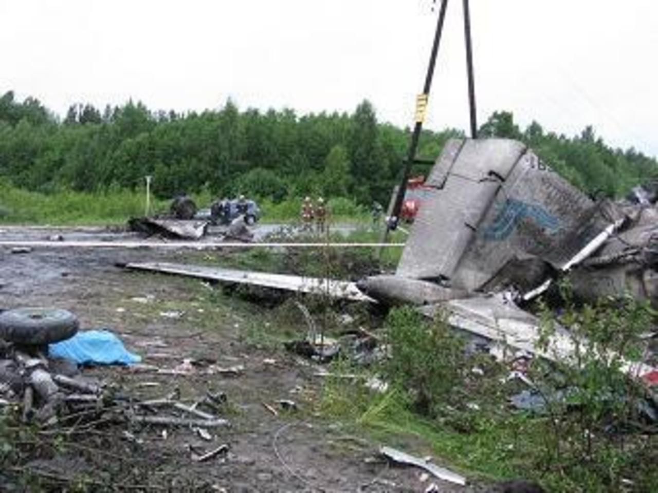 Место падения Ту-134. Фото с сайта управления МЧС РФ по Карелии