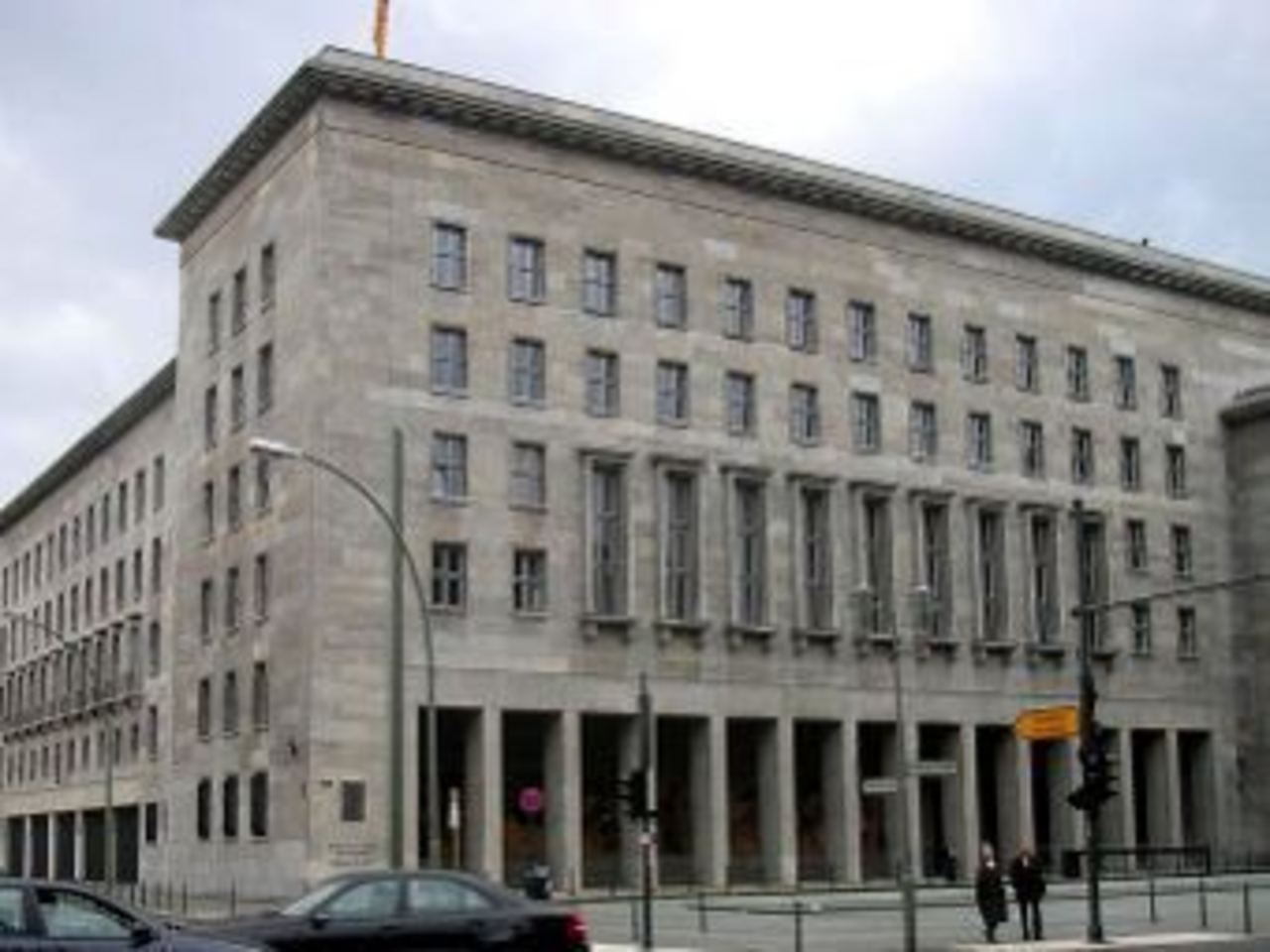 Штаб-квартира Минфина ФРГ в Берлине. Фото Peter Kuley с сайта en.wikipedia.org