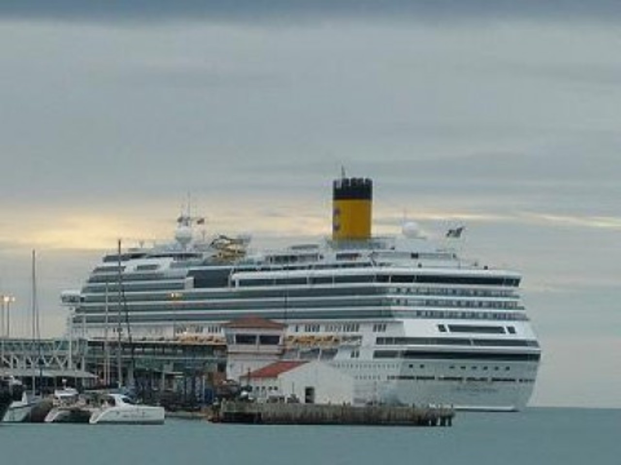 Лайнер Costa Concordia. Фото пользователя saralapappa с сайта Wikipedia.org