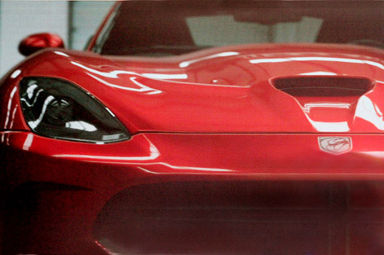 Скриншоты видеоролика SRT Viper. Иллюстрации с сайта blogs.insideline.com