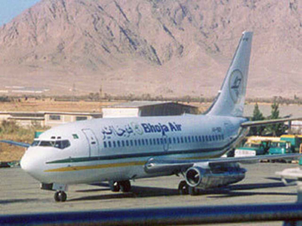 Boeing 737 авиакомпании Bhoja Air. Фото с сайта historyofpia.com
