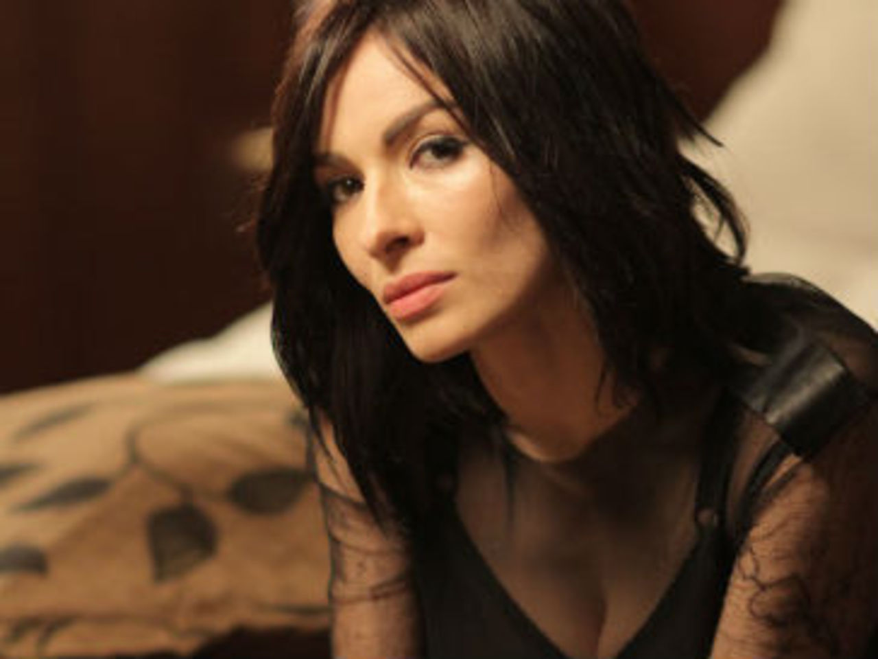 Mobil telefonlar uchun porno squirt Kokrak teshigi bilan qizlarning erotik va pornografik rasmlari