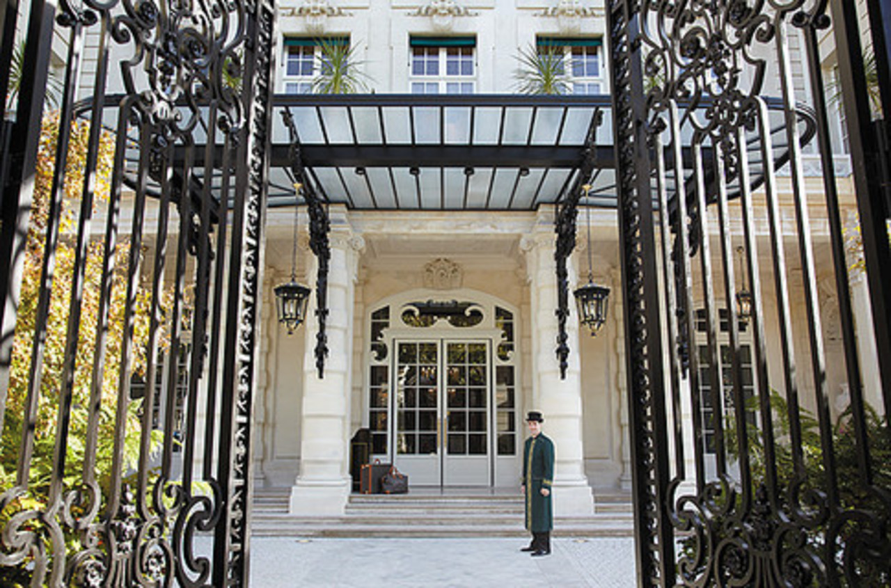 Парижский отель Shangri-La