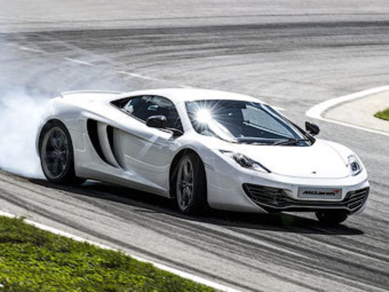 McLaren MP4-12C. Фото McLaren Automotive