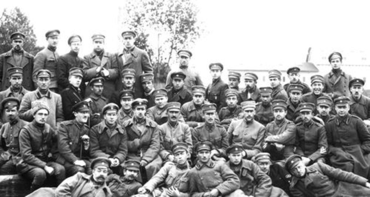 foto no Latvijas Kara muzeja un Latgales Kultūrvēstures muzeju krājumiem
