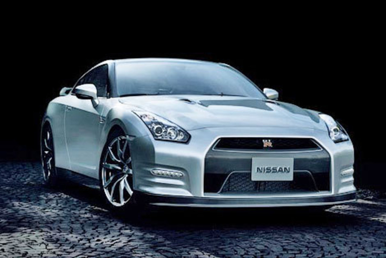 Nissan GT-R. Фото Nissan