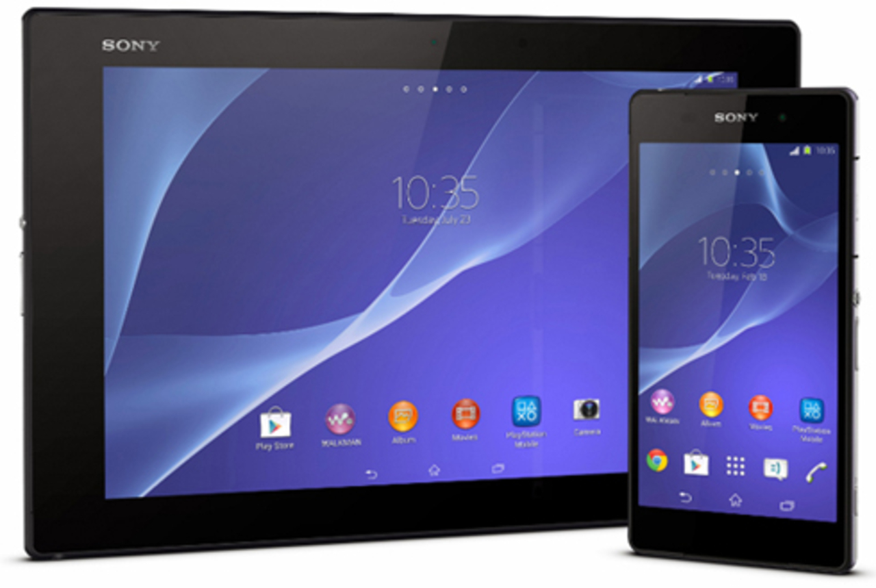 Xperia Tablet Z2 (слева) и смартфон Xperia Z2