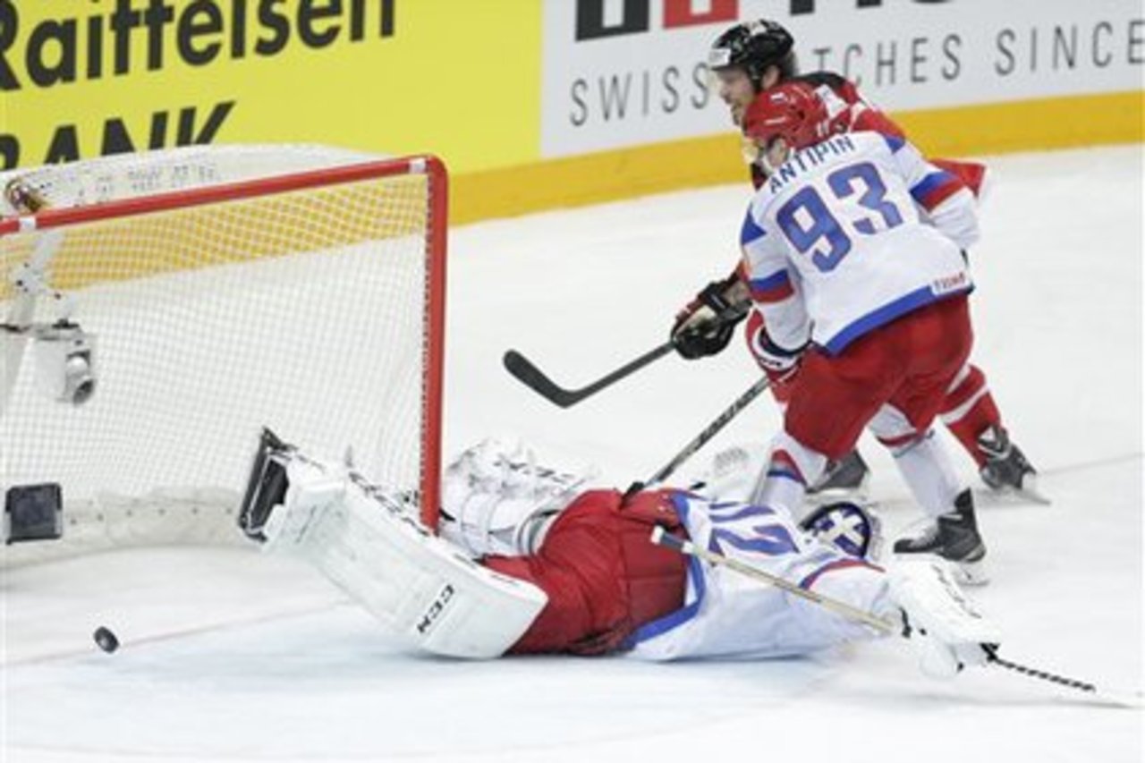 Sergei Grits / AP