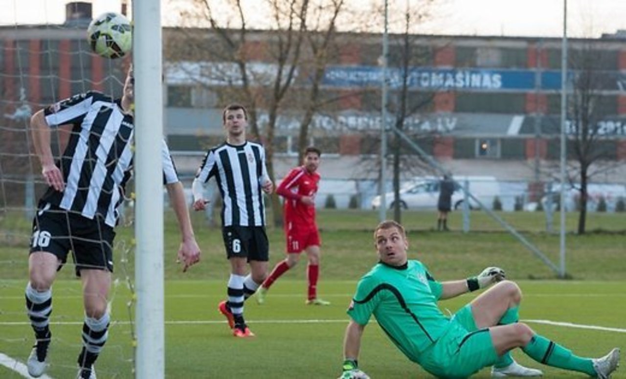 F64