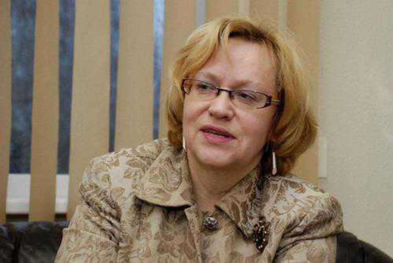 Инара Островска