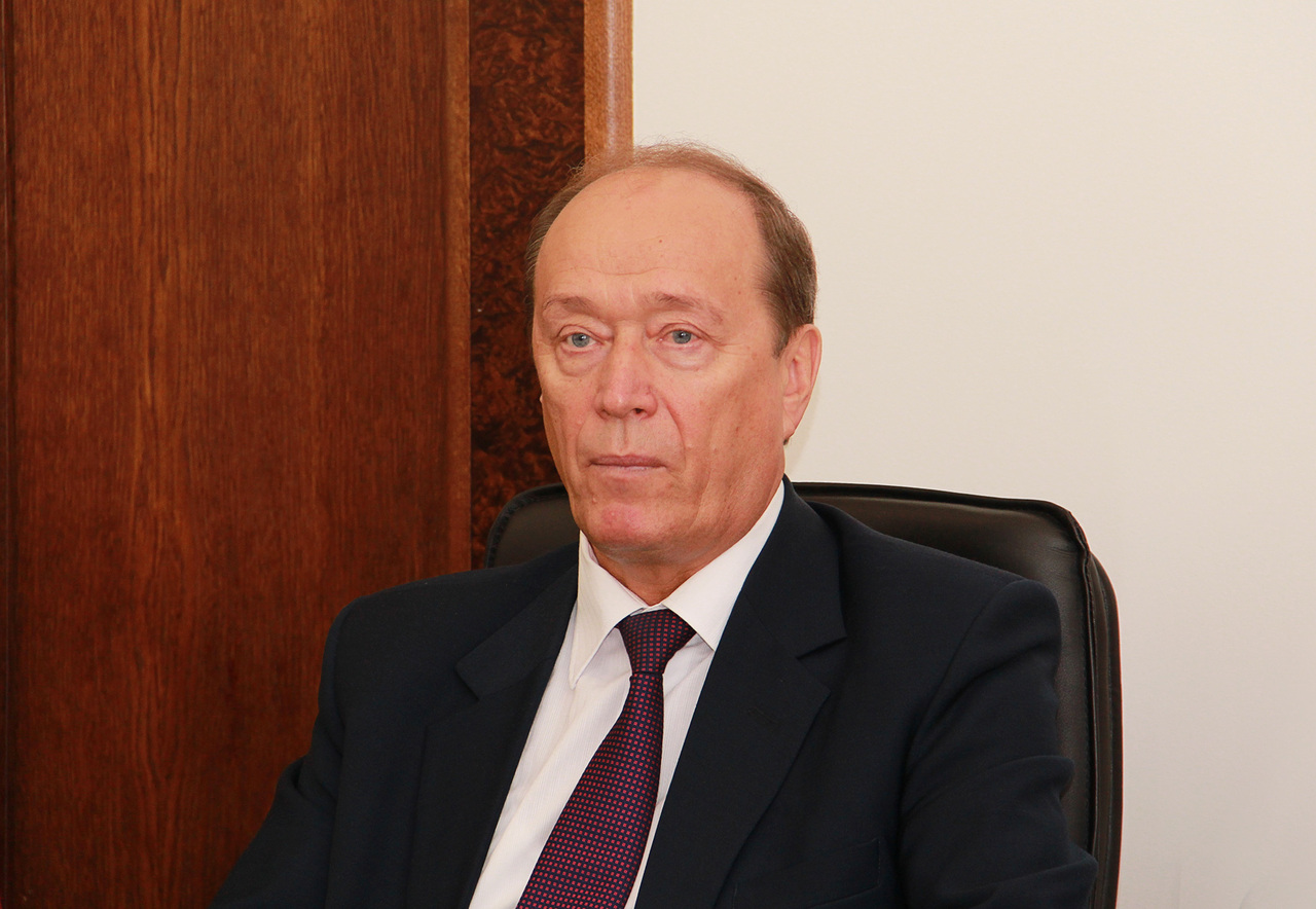 Александр Вешняков