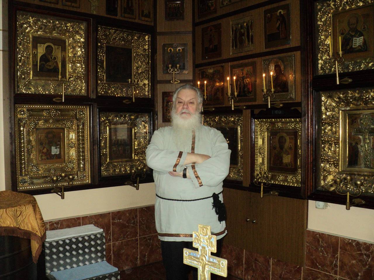 О. Алексий Жилко в крестильной храма Воскресения Христова, Рождества Пресвятой Богородицы и святителя Николы