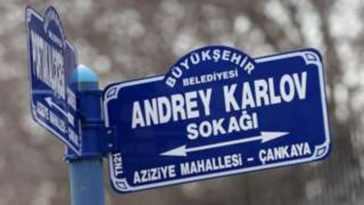 Именем Андрея Карлова, убитого 19 декабря прошлого года, названа улица в Анкаре, где находится посольство России