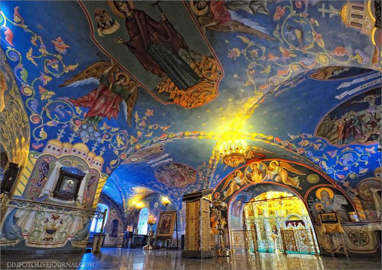 Пюхтицкий монастырь