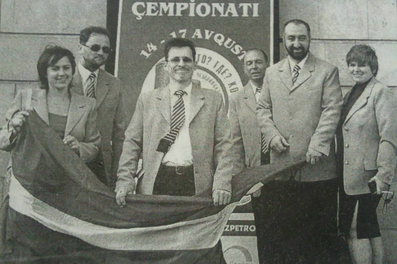 Команда "Мистер Икс": Оксана Кирничанская (Шиман), Валерий Шиман, Владимир Соловьев, Игорь Бурочкин, Александр Барбакадзе и Наталья Кожанова