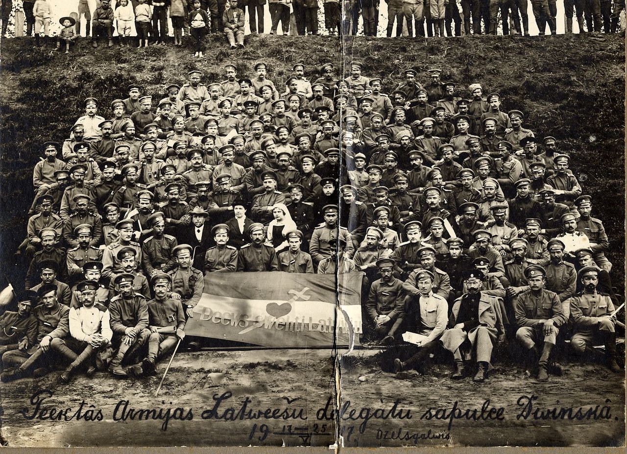 Латышские делегаты 5-й армии на военном съезде, 1917 г.