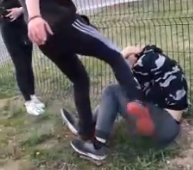 Даугавпилс: избиение на стадионе (скриншот видео)
