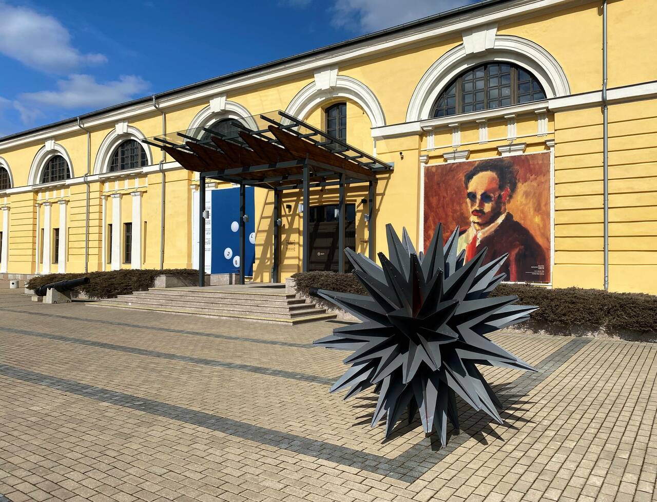 Солвейга Васильева, "Что ты хотел мне сказать? Ничего", сталь, высота – 2 метра, 2004 год