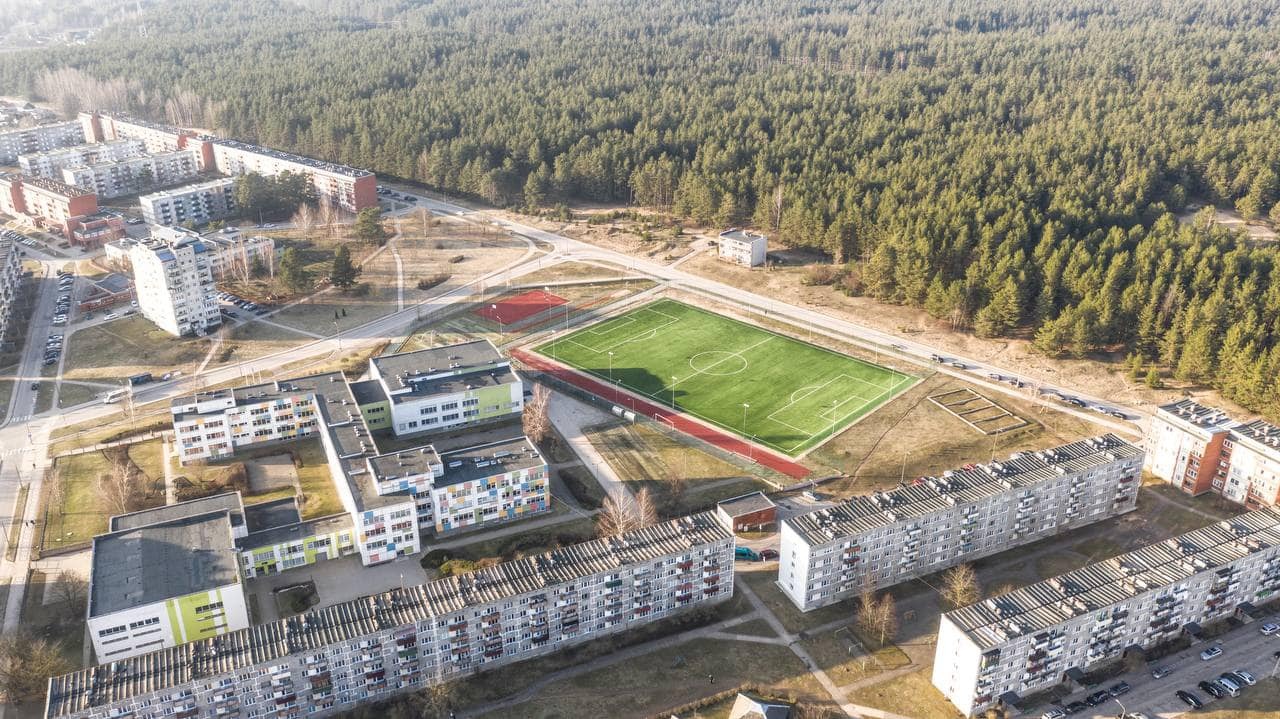 Фотофакт: обновили футбольное поле на Новом Форштадте