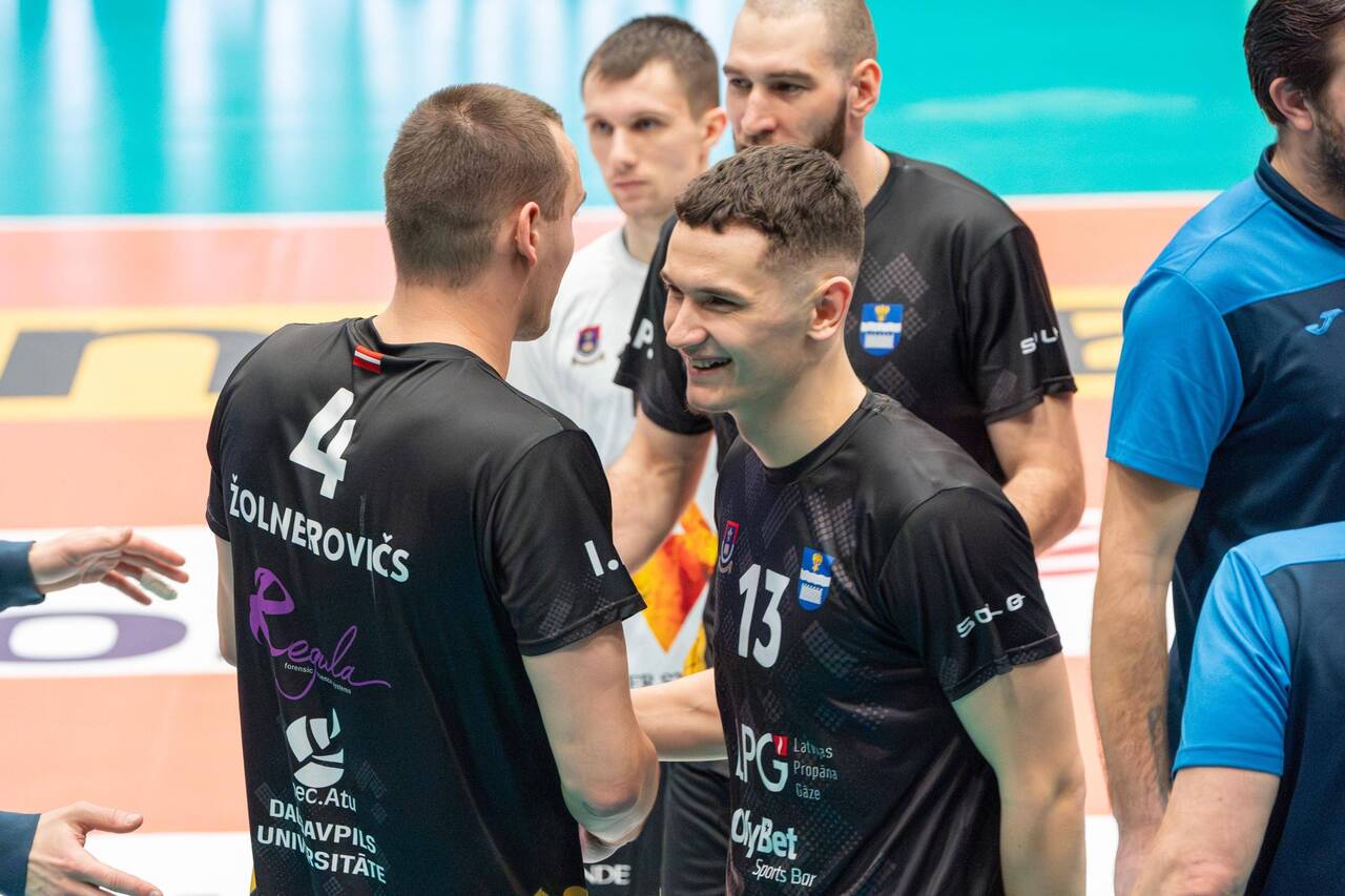 Первый полуфинальный матч чемпионата Латвии волейболисты Ezerzeme/DU сыграют дома