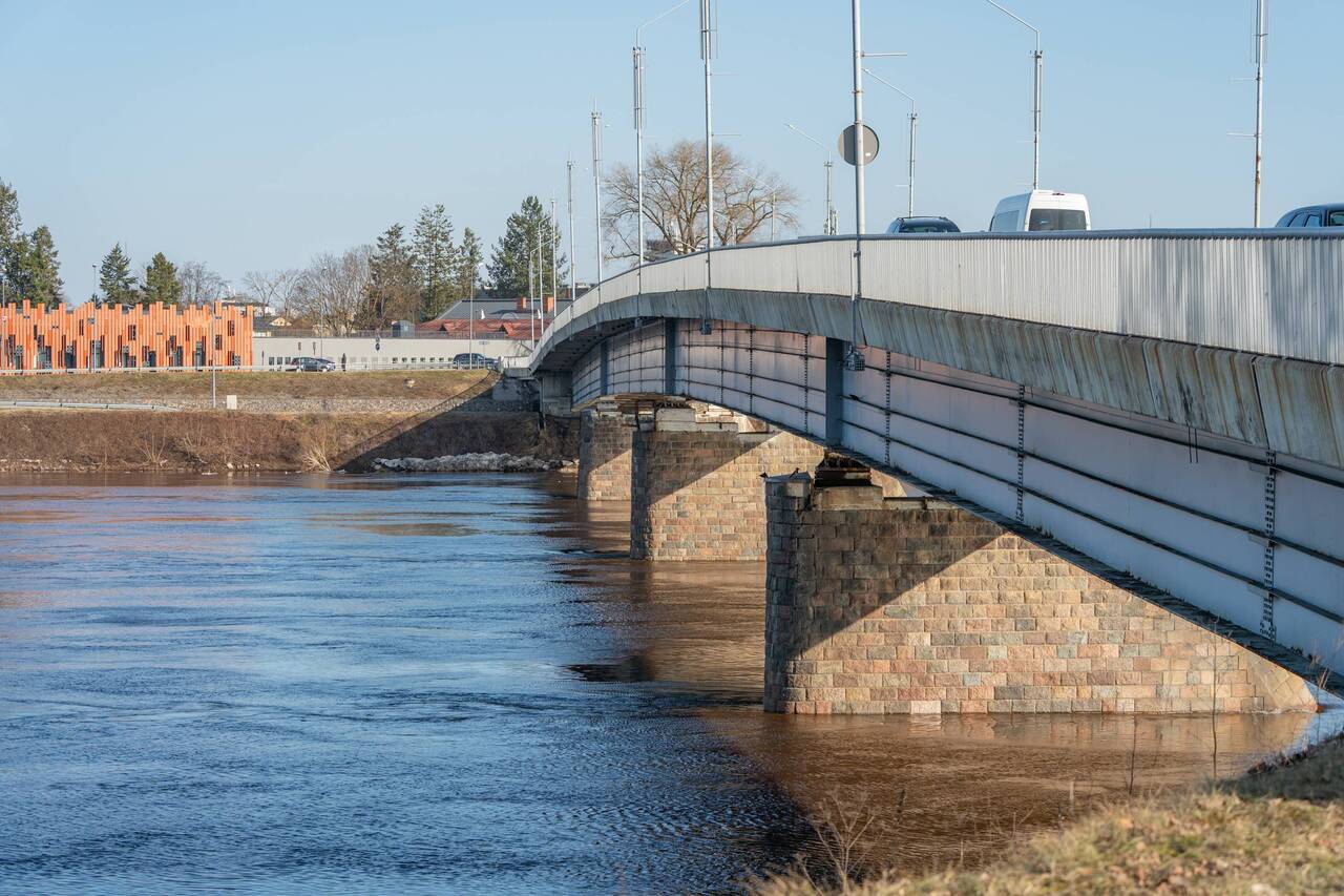 Даугавпилсское самоуправление пытается получить финансирование на ремонт моста Виенибас