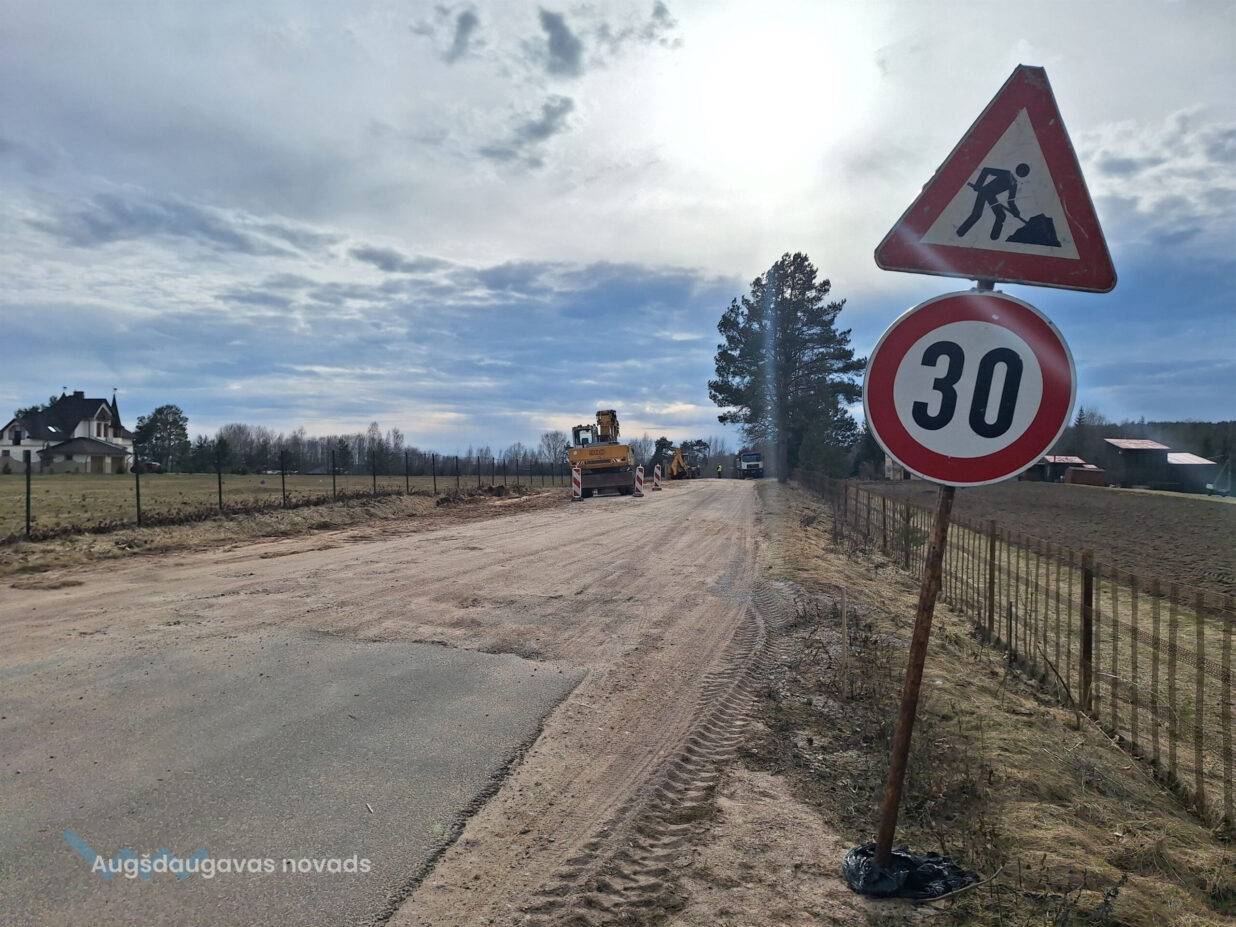 Возобновляется сезон дорожно-строительных работ в Аугшдаугавском крае