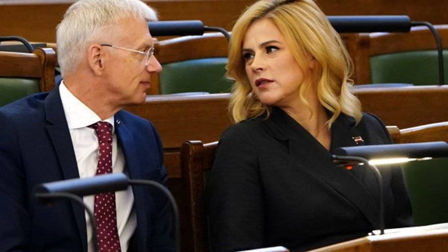Силиня сама заменит Кариньша на посту министра иностранных дел